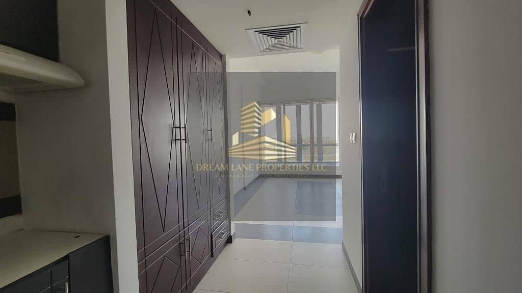 DISTRESS DEAL/BIGGER SIZE STUDIO/487 SQFT/WITH BALCONY/RENTED ON 47 K/PRICE 550 — Dubai Silicon Oasis distress deal